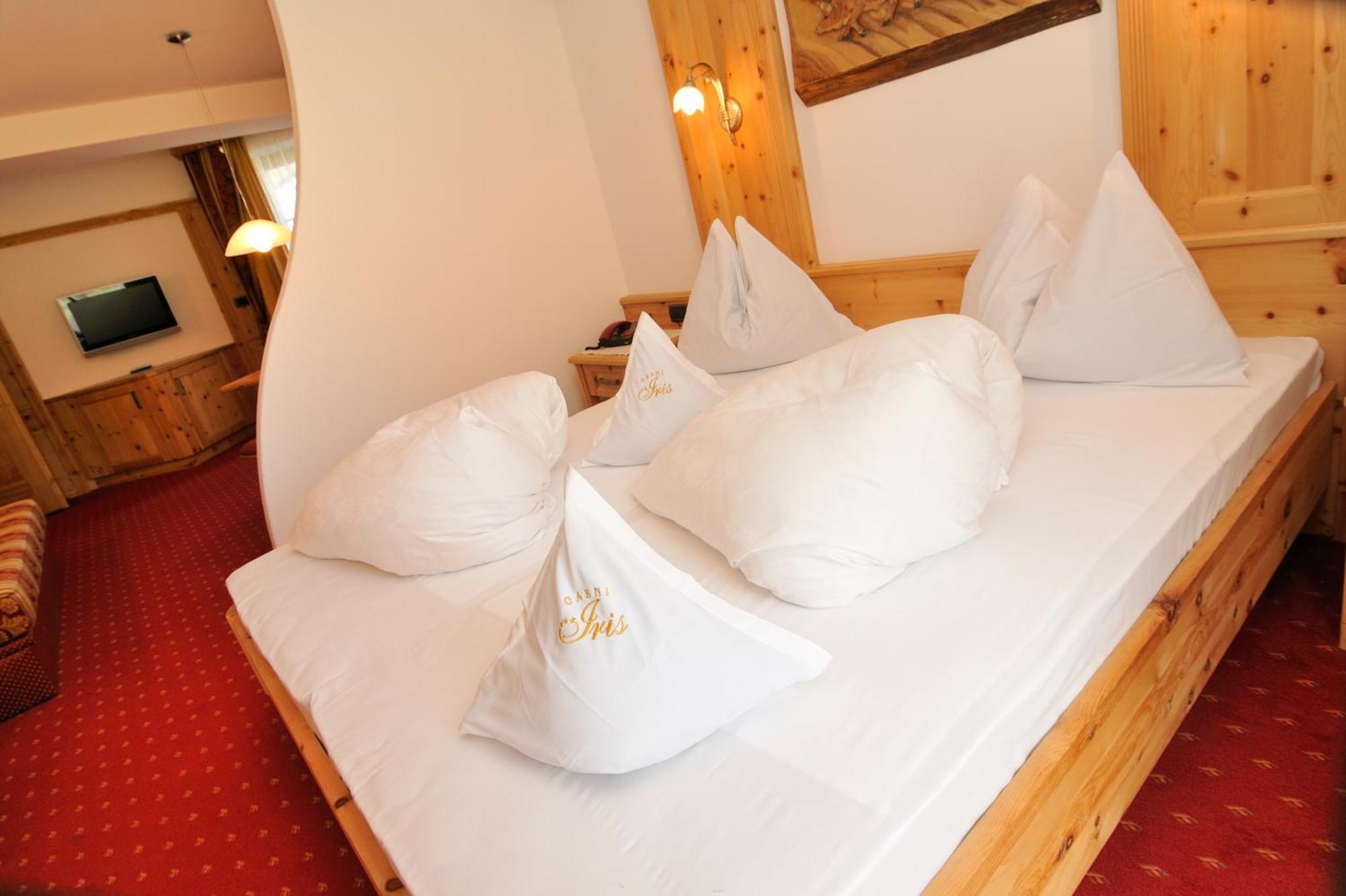 Garni Hotel Iris Selva di Val Gardena Exterior photo