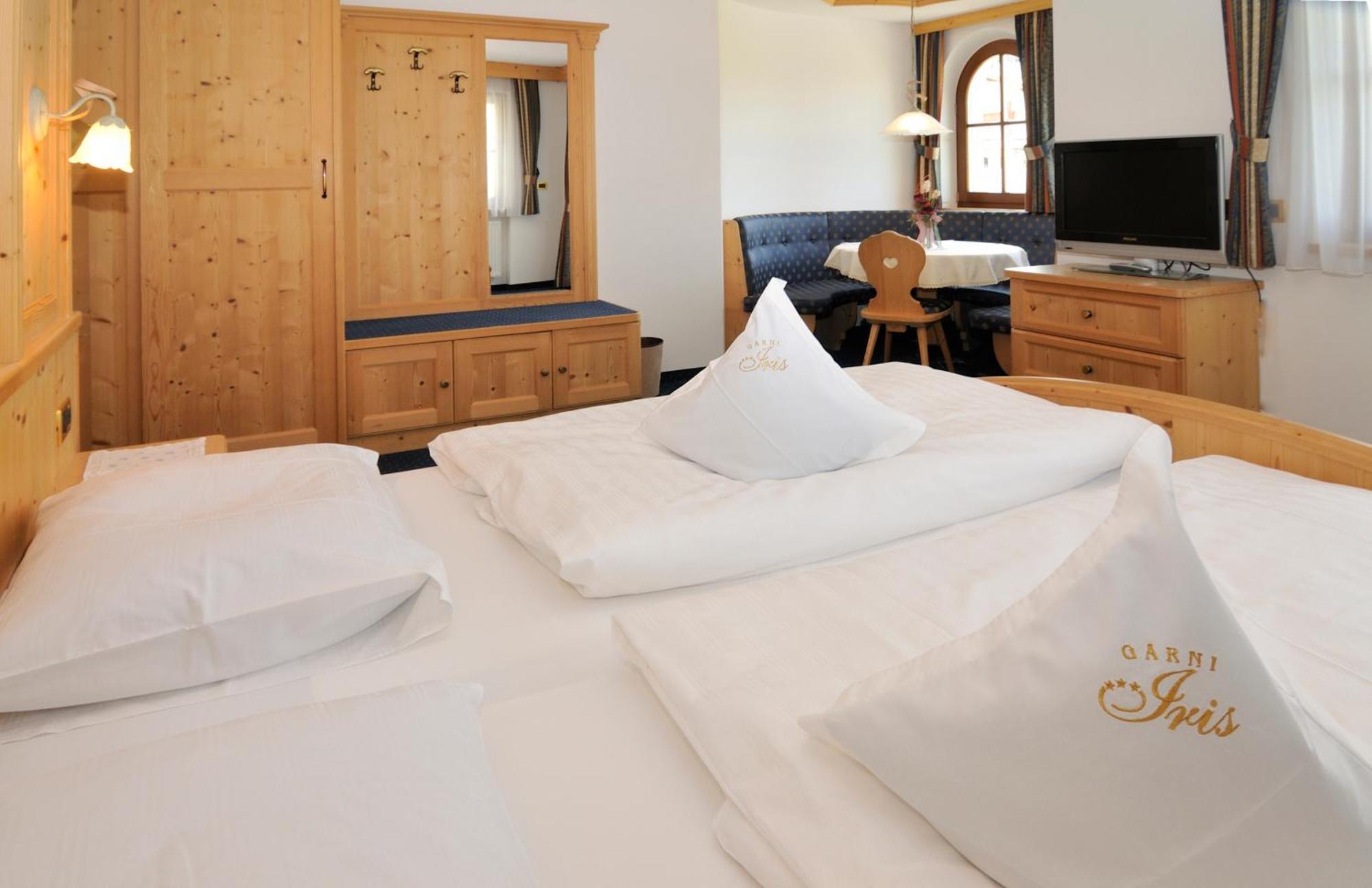 Garni Hotel Iris Selva di Val Gardena Exterior photo